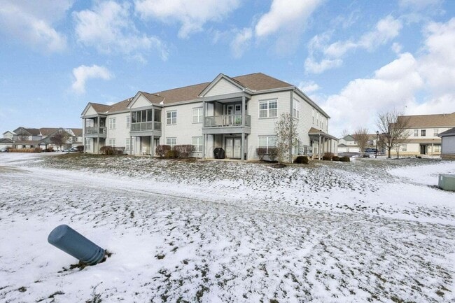 Building Photo - 550 Redwood Ln