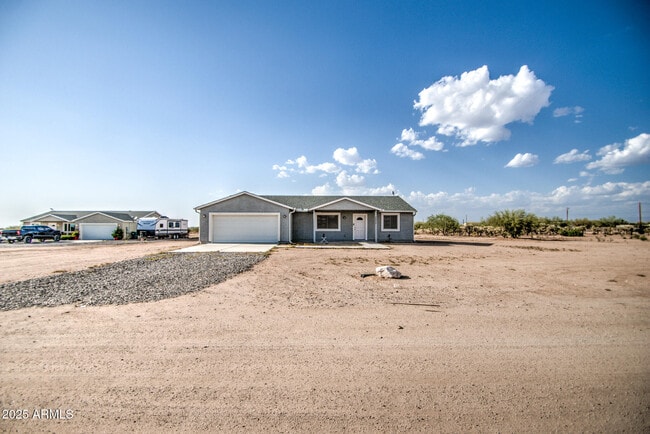 Primary Photo - 24272 E King Rd