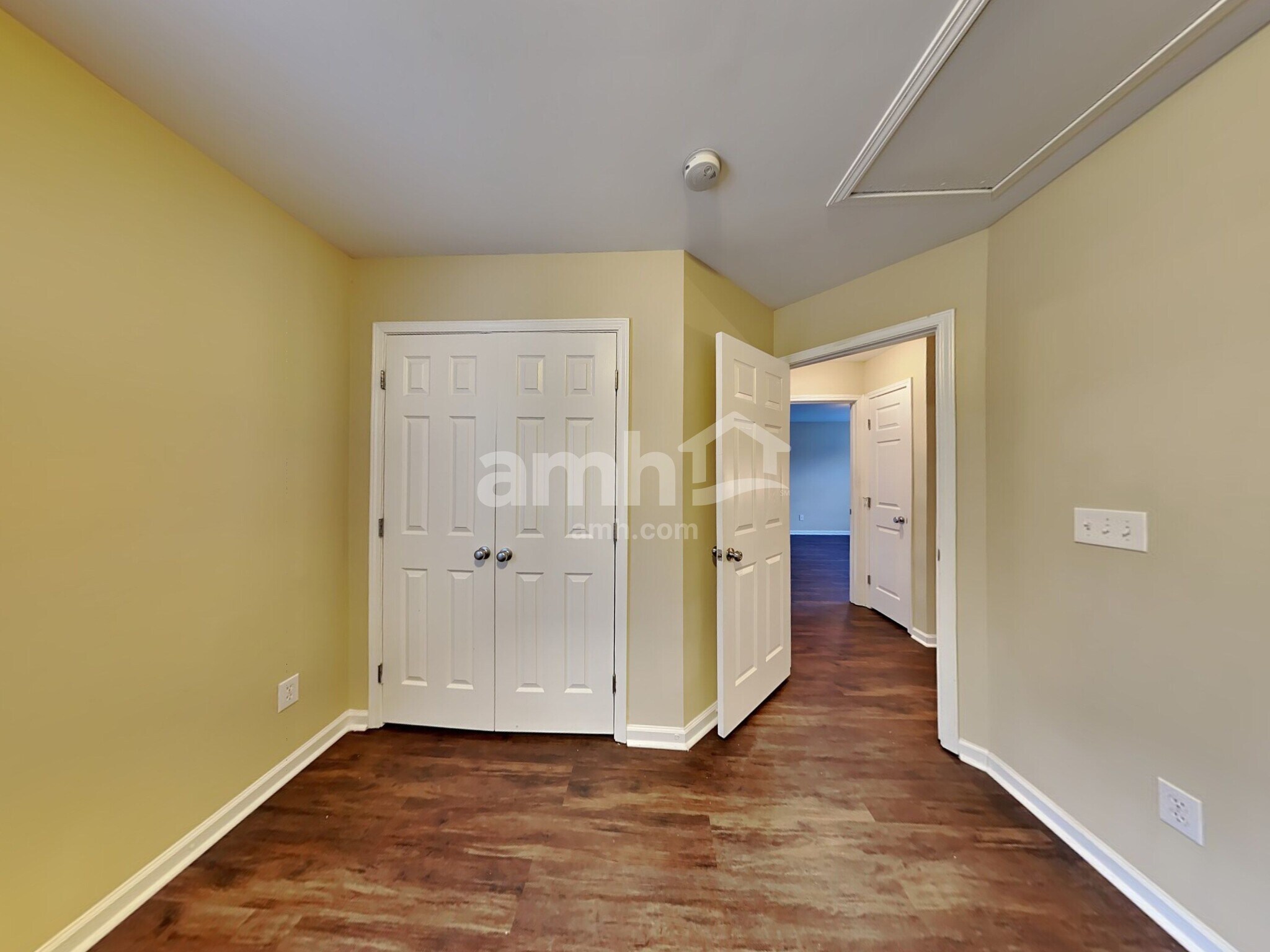 Building Photo - 2 Hidden Meadow Ct