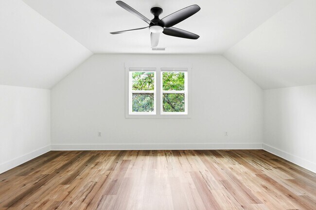 Building Photo - Custom Home in Seagate | 4 Bedrooms • 3 Bathrooms • Minutes to Wrightsville Beach