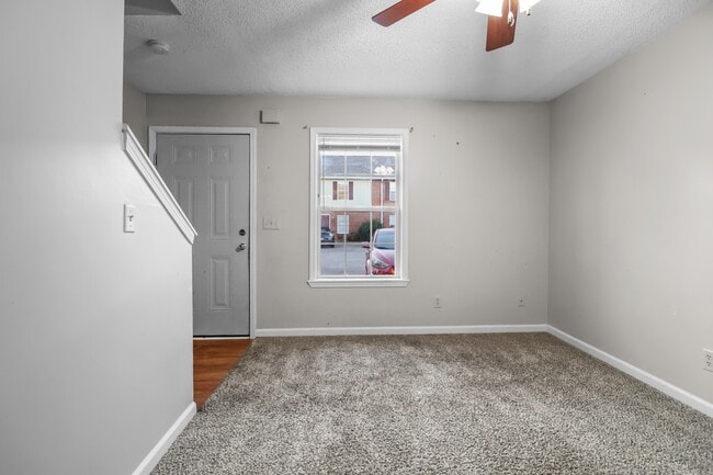 Building Photo - 284 Raleigh Dr