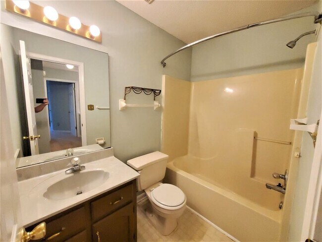 Building Photo - 9547 Daly Dr