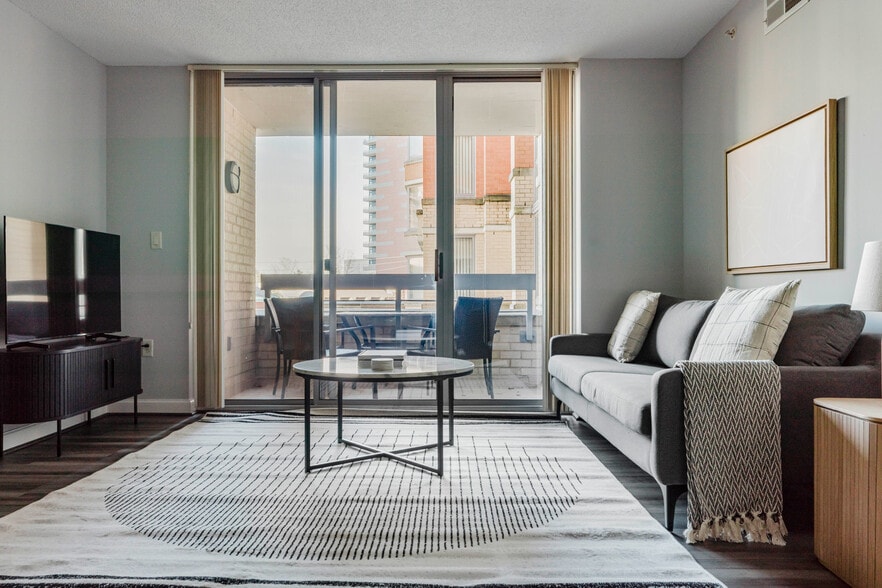 Building Photo - 4835 Cordell Ave