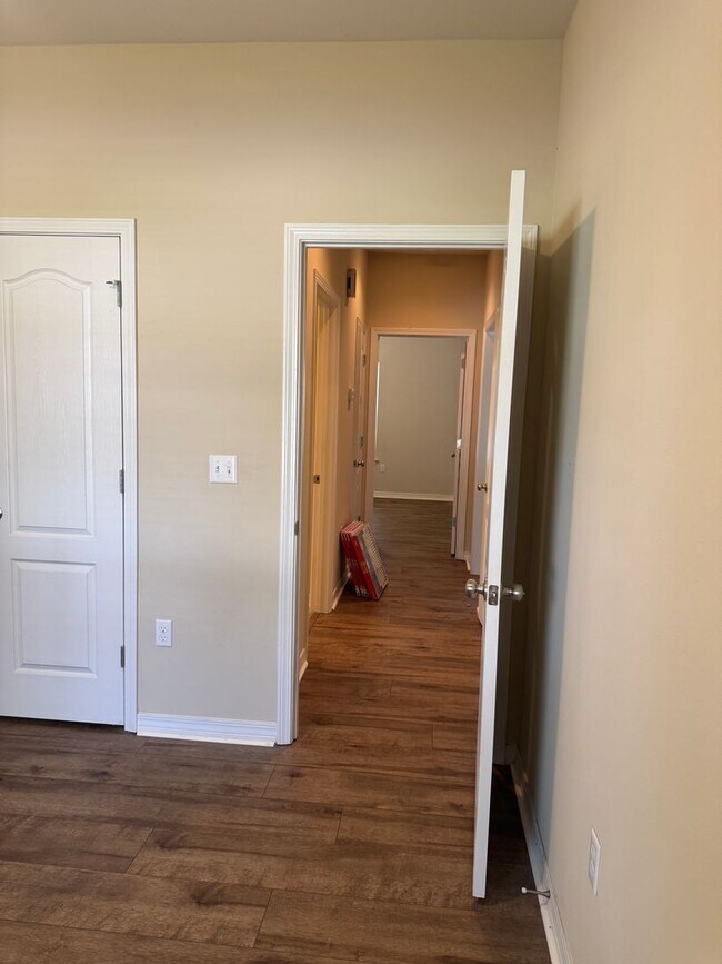 Building Photo - 156 Creve Core Dr