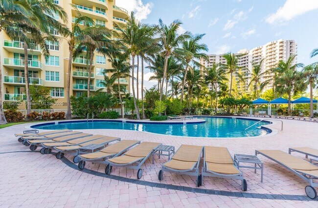 Building Photo - 3340 NE 190th St