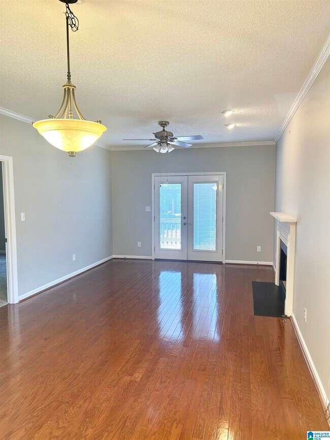 Building Photo - 2212 Ascot Ln