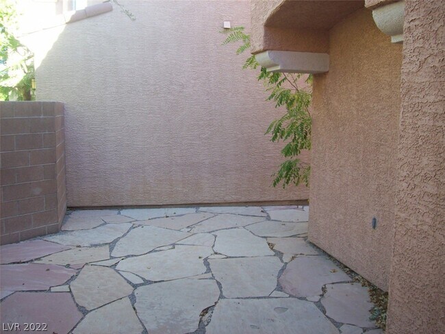 Building Photo - 2214 Cast Pebble Dr