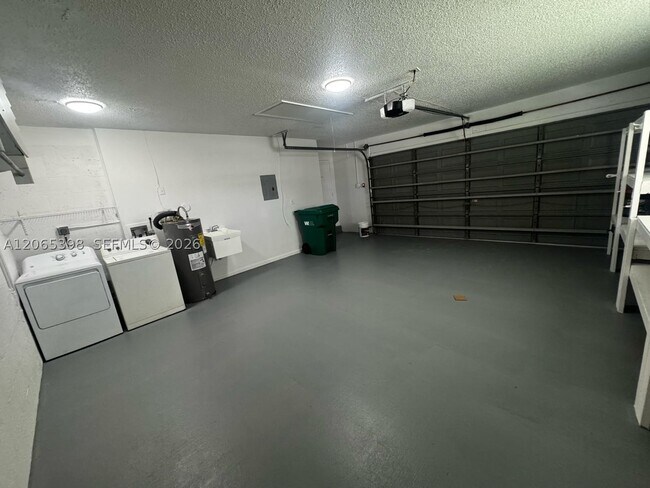 Building Photo - 8848 NW 76th Ct