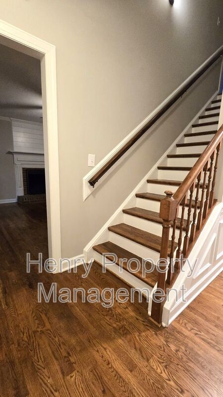 Building Photo - 131 Gold Meadow Dr