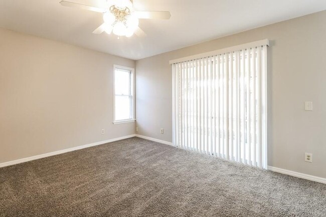 Building Photo - 1703 Fedderson Dr