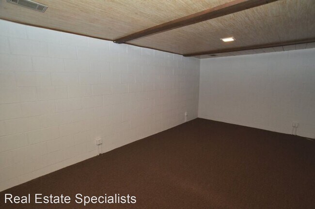 Building Photo - 609-667 Ridgeway Dr