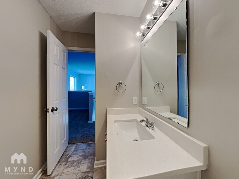 Building Photo - 2352 Rosewood Dr