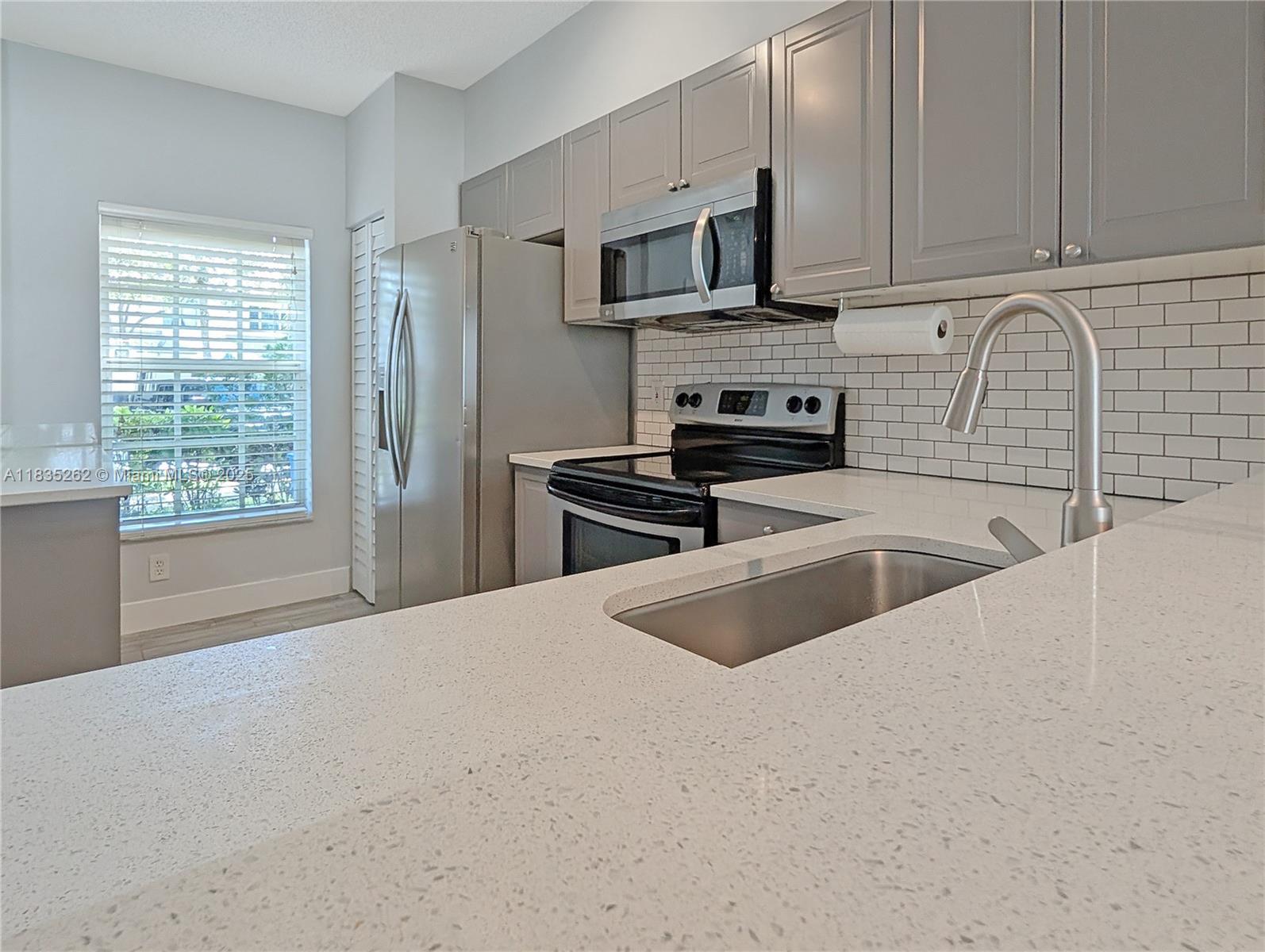 Building Photo - 180 SW 96th Ter