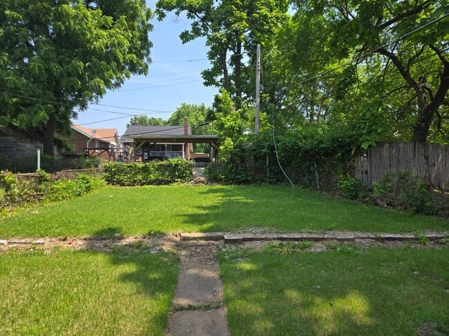 Building Photo - 6415 Perry Dr