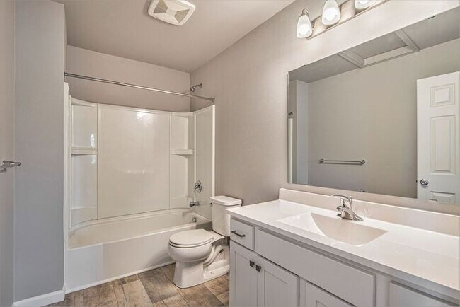 Building Photo - 5484 Eagle Glen Dr SW