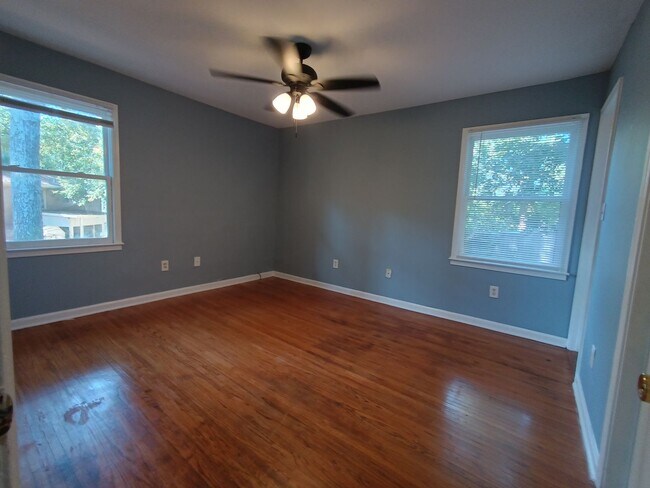 Building Photo - Half off first month rent move in special
