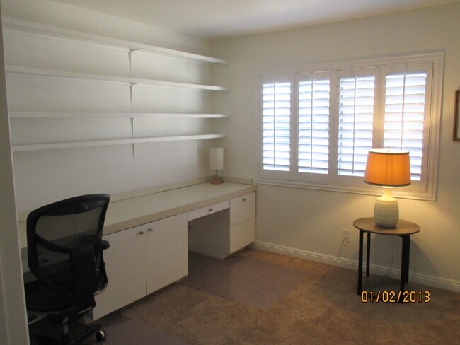 Building Photo - 2156 N Sunshine Cir