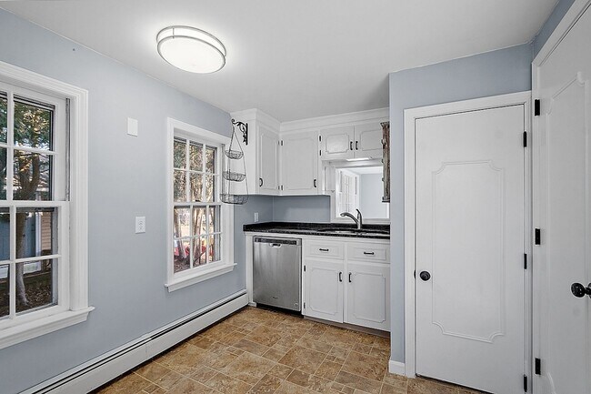 Building Photo - 52 Point Pleasant Rd