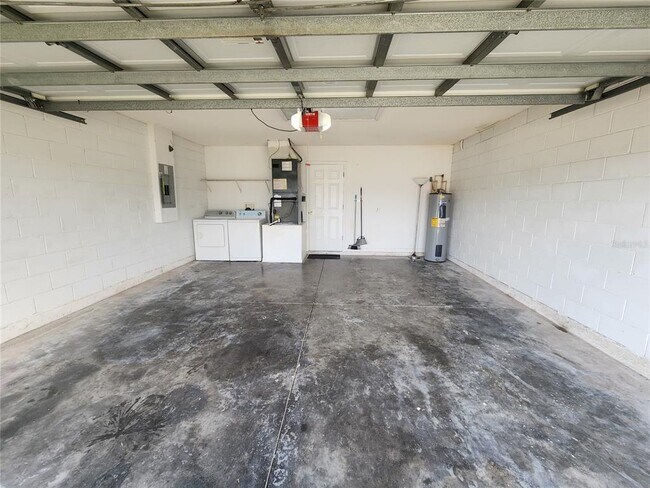 Building Photo - 705 Eagle Pointe S