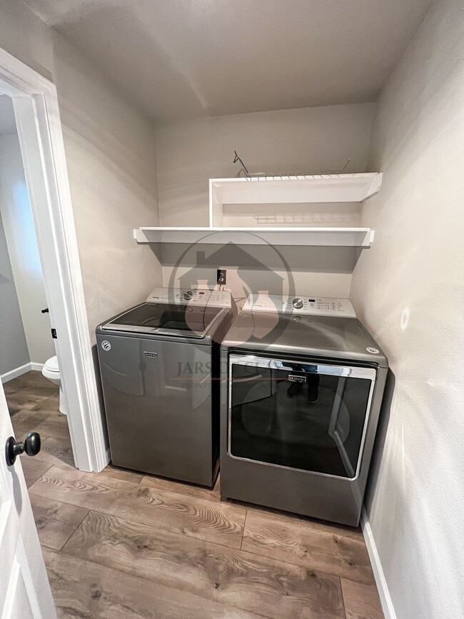 Building Photo - Charming Keizer Home-Coming First week of February