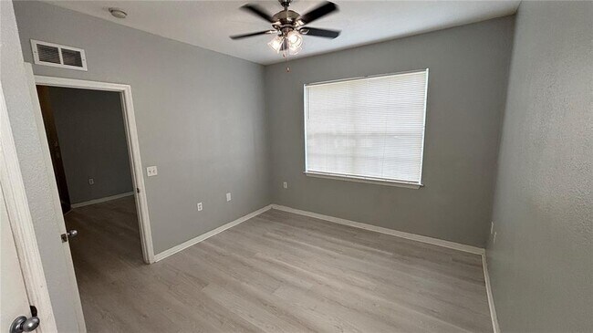 Building Photo - 8103 Lillies Way