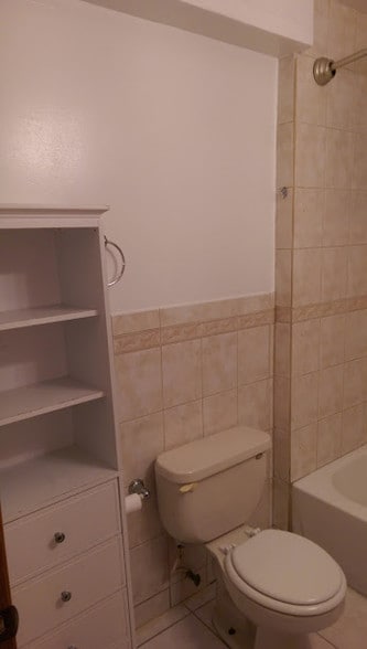 Bathroom - 1749 W Cullerton St