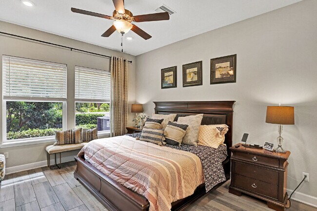 Building Photo - Like New Luxury Home For Rent In St. John County.