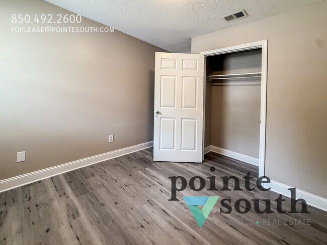 Building Photo - 500 N Crow Rd