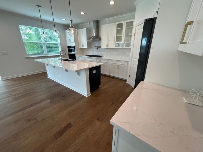 Building Photo - 6 Bedroom | 4 Bathroom New Construction Ga...