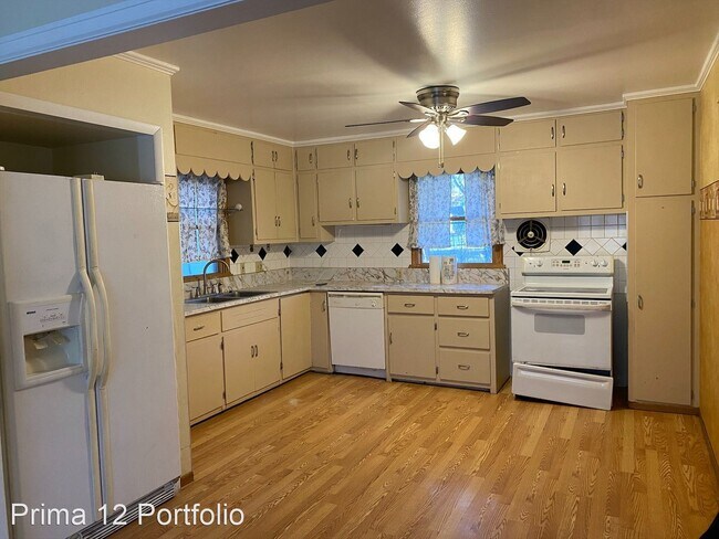 Building Photo - 4 br, 2 bath House - 14 Midvale Blvd