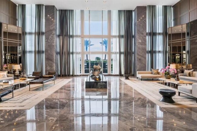 Building Photo - 2711 S Ocean Dr