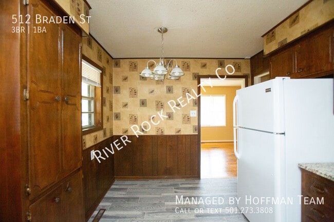 Building Photo - 512 Braden St