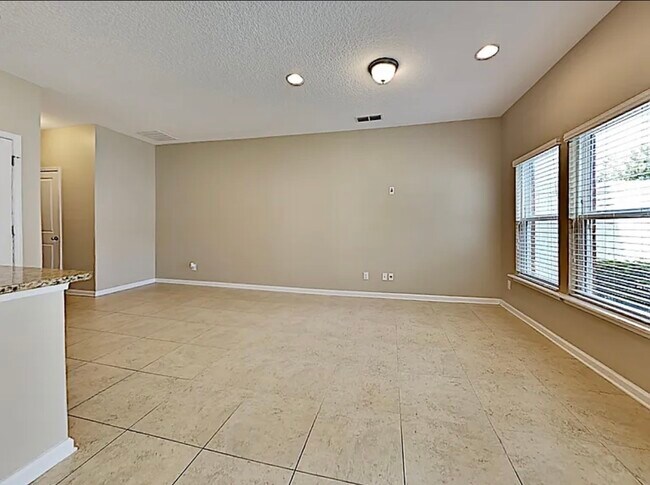 Building Photo - 1589 Landau Rd