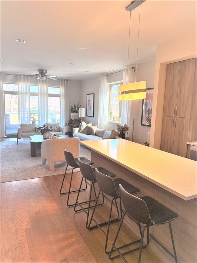 Building Photo - 2835 W Division St