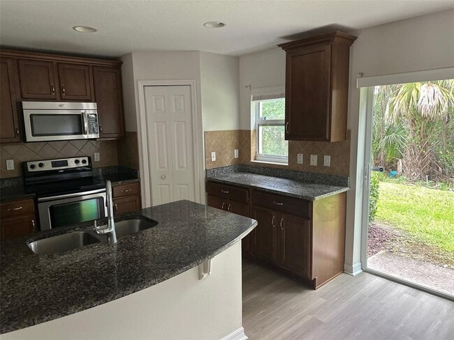 Building Photo - 2800 Birchcreek Dr