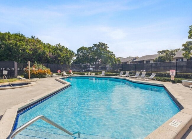 Building Photo - 523 Trace Cir