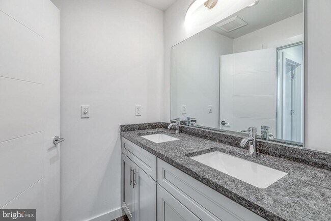 Building Photo - 751 N 43rd St