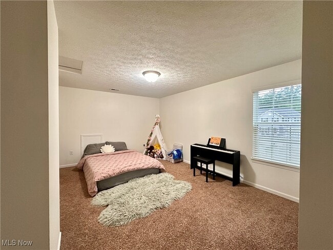 Building Photo - 10456 Dogwood Dr