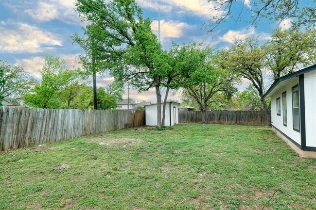 Building Photo - 1301 Black Cherry Dr