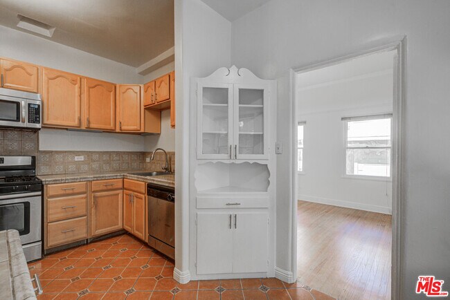 Building Photo - 4427 Finley Ave