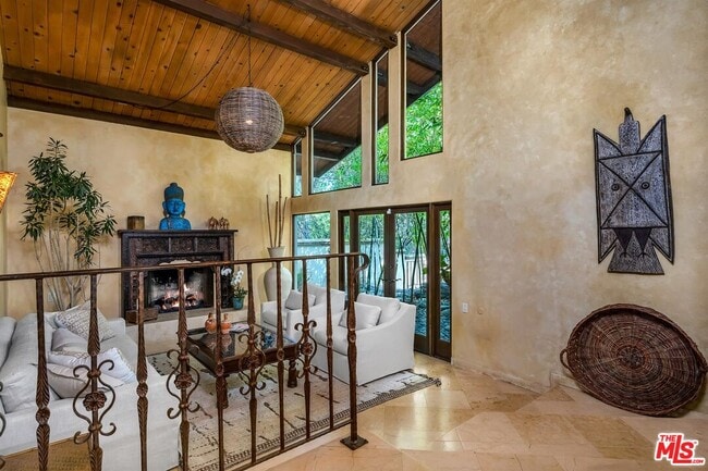 Building Photo - 4557 Saltillo St