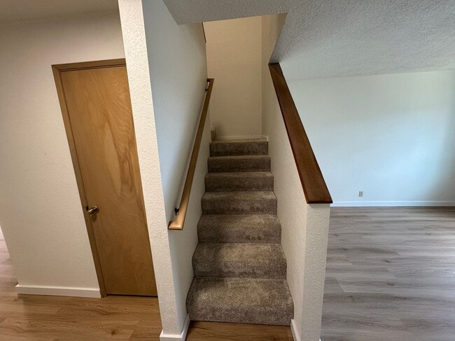 Building Photo - 1041/A/