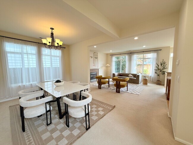 Building Photo - For Rent – Bright & Spacious Home with Bonus Room