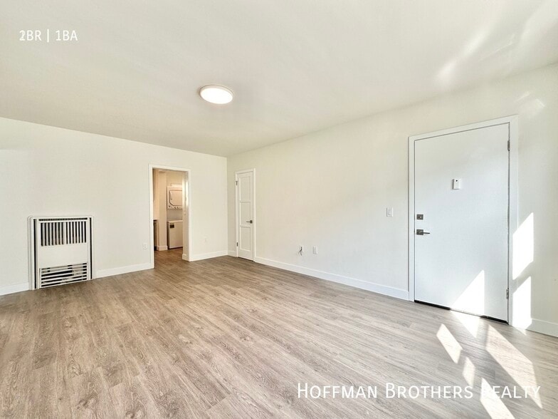 Building Photo - 1247 S Dunsmuir Ave