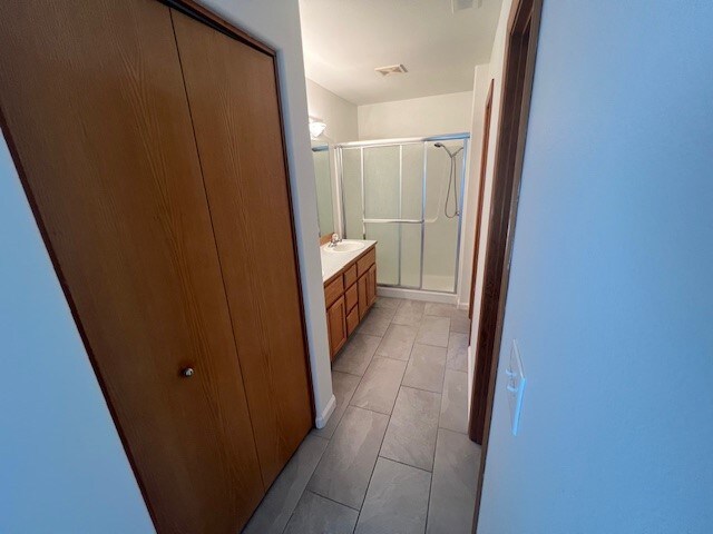 Building Photo - 7403 Shadowwood Ct NE