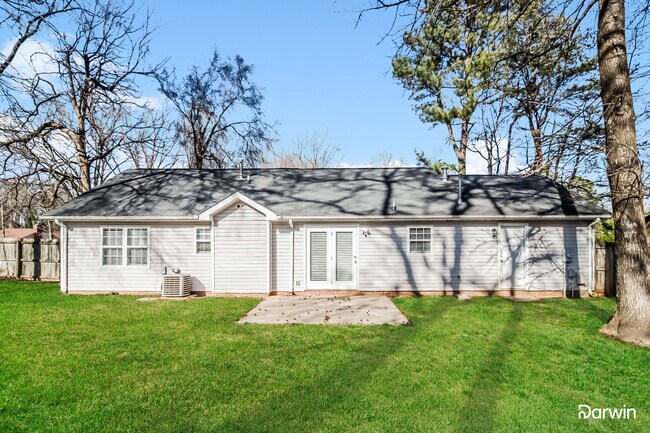 Building Photo - 2703 Darden Rd