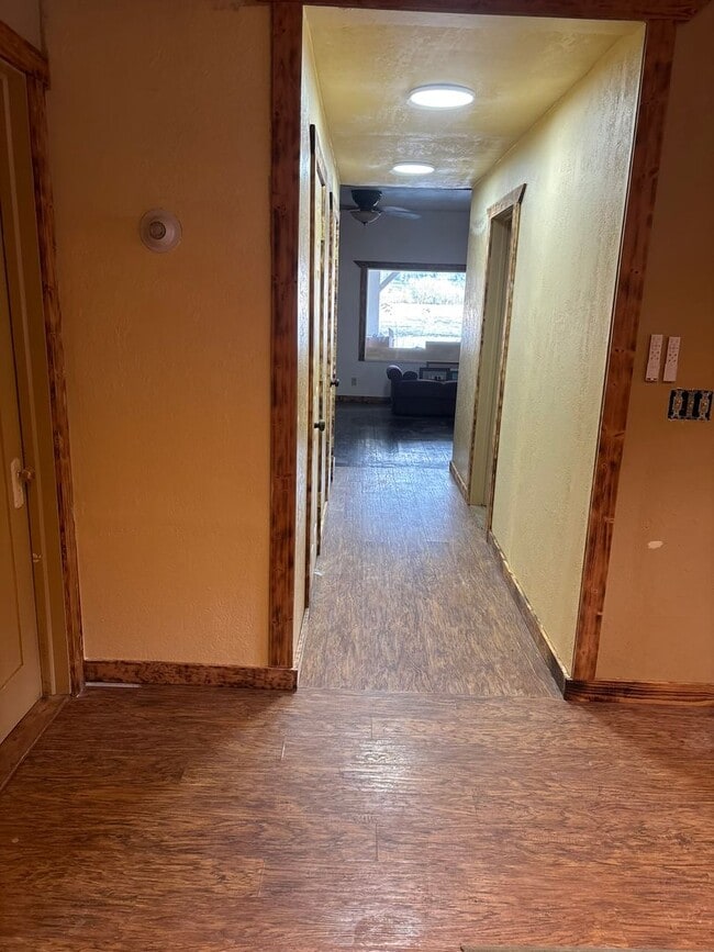 Building Photo - 505 Camas Creek Loop