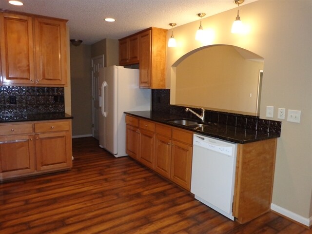 Building Photo - 2075 Reserve Pky