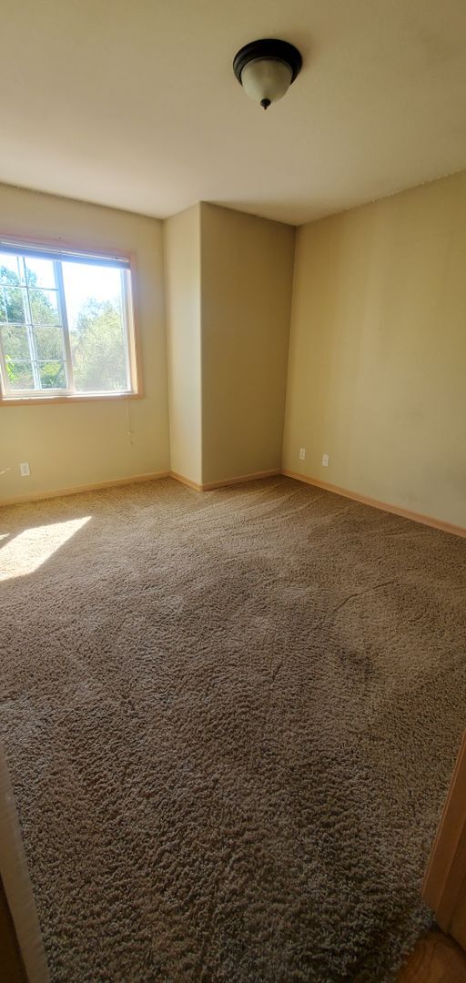 Building Photo - Pre-Leasing - 3bd/2bath (Cordata Area)