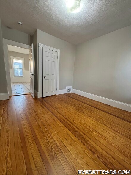 Building Photo - 85 Swan St